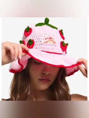 Strawberry Shortcake Strawberry Knit Bucket Hat Pink New with Tags!